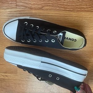 BLACK CHUNKY CONVERSE WOMENS 8.5 (WORN 1X)